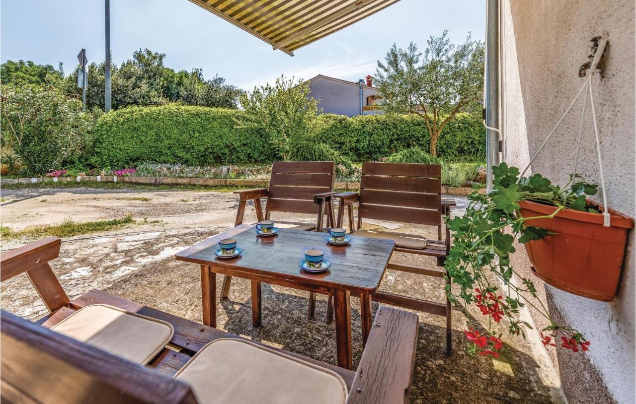 Cozy Apartment In Fazana With Kitchen Exterior photo